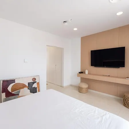 Luxury Villa Andrea - Seaviews - Panoramic Seaviews - Heated Private Pool Costa Adeje (Tenerife)