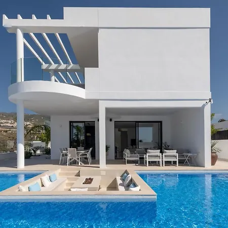 Βίλα Luxury Villa Andrea - Seaviews - Panoramic Seaviews - Heated Private Pool *