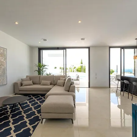 Βίλα Luxury Villa Andrea - Seaviews - Panoramic Seaviews - Heated Private Pool *