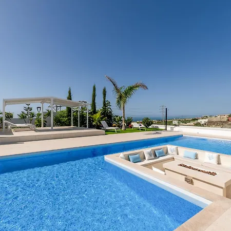Βίλα Luxury Villa Andrea - Seaviews - Panoramic Seaviews - Heated Private Pool *