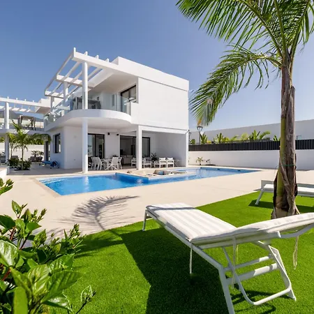 Luxury Villa Andrea - Seaviews - Panoramic Seaviews - Heated Private Pool