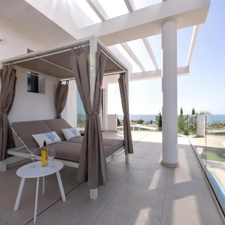 Βίλα Luxury Villa Andrea - Seaviews - Panoramic Seaviews - Heated Private Pool *