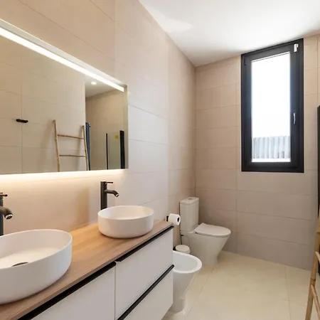 Luxury Villa Andrea - Seaviews - Panoramic Seaviews - Heated Private Pool * Costa Adeje (Tenerife)