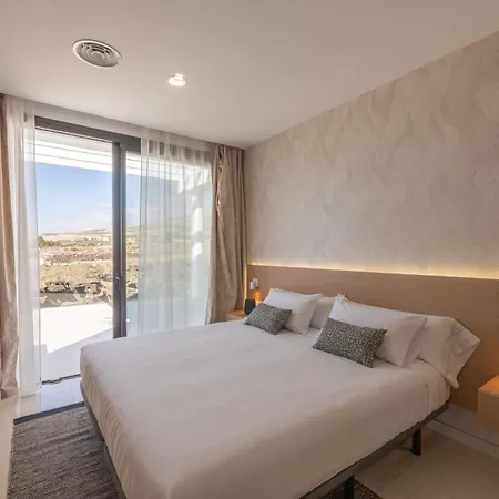Luxury Villa Andrea - Seaviews - Panoramic Seaviews - Heated Private Pool * Costa Adeje (Tenerife)